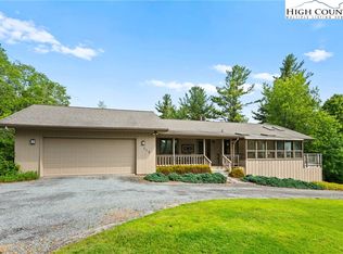 115 Split Rail Ln, Blowing Rock, NC 28605