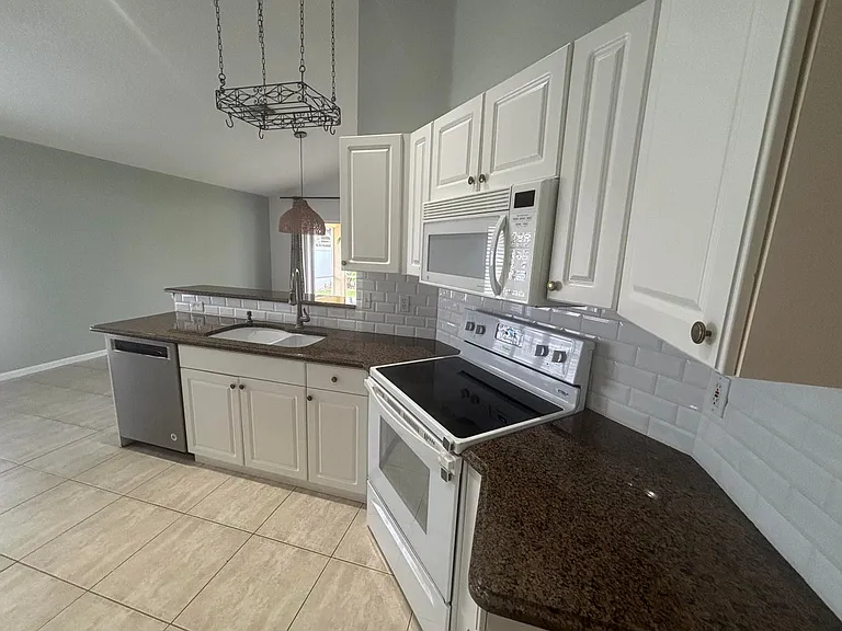 6366 Barbara St — Photo 12