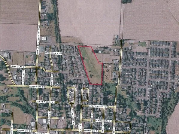 Garfield St, Carlton, OR 97111