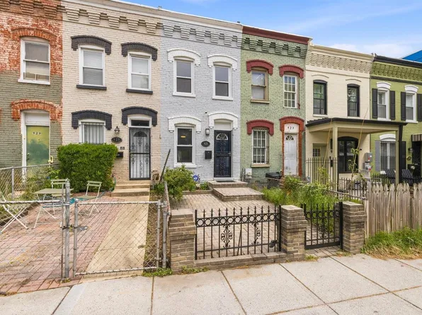 925 8th St NE, Washington, DC 20002