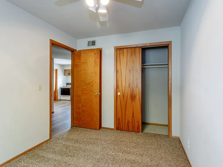 7670 N Euclid Ave — Photo 10