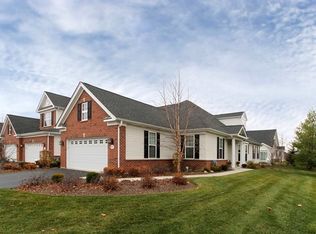 1027 Broadmoor Dr, Elgin, IL 60124