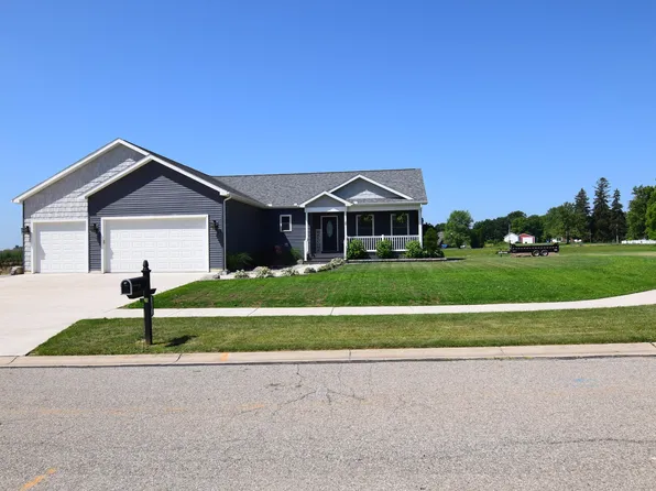 28 Hunting Trail Ave, Quincy, MI 49082