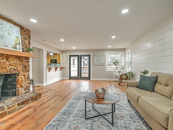4th image of 405 Meadow Ln