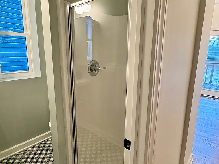 1321 Forsythe Ave — Photo 8