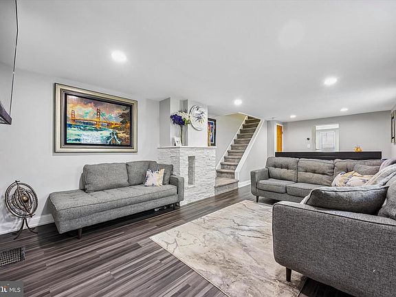 5th image of 145 Conarroe St