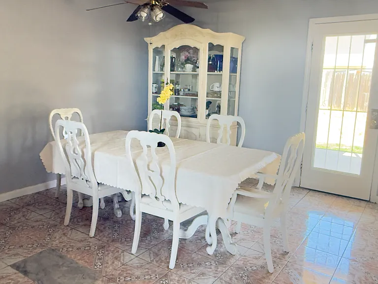 4873 Tomasini Way — Photo 11