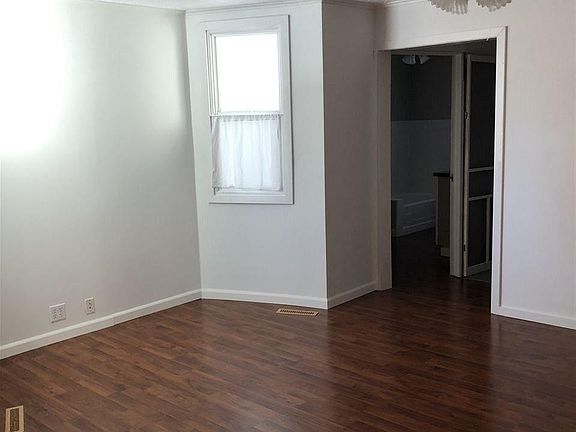 2nd image of 1323 N Union St