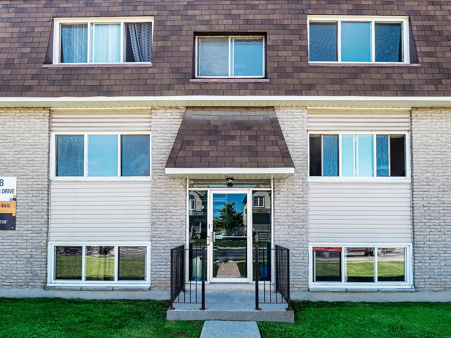 Riverstone Place — Photo 2