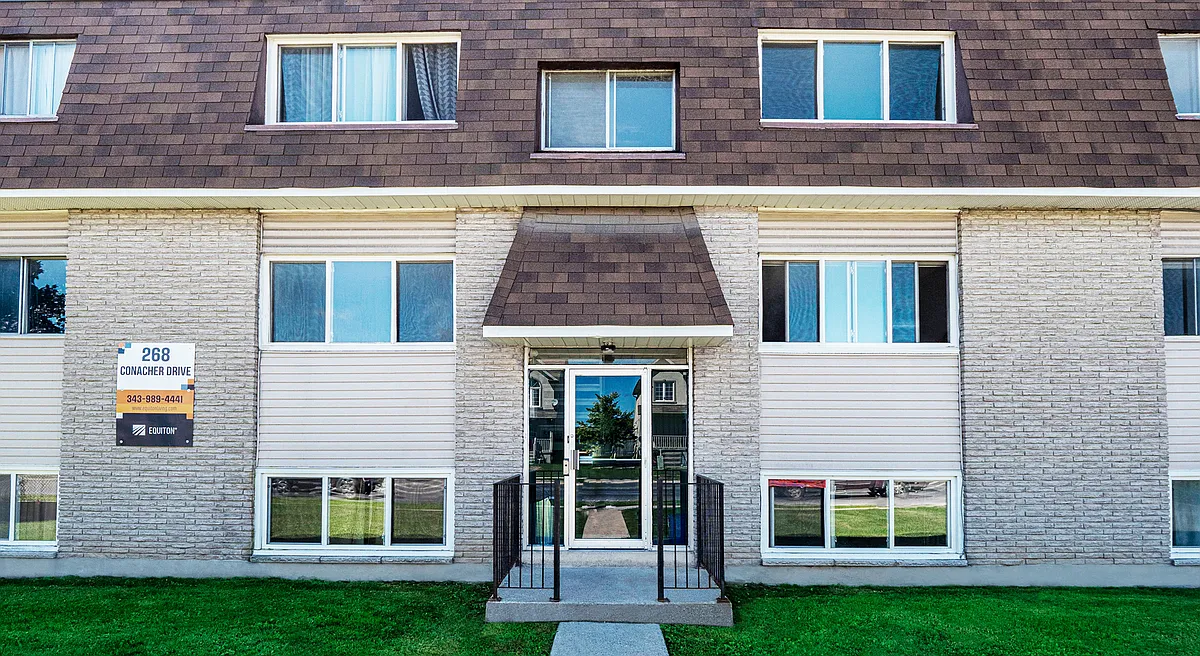 Building Photo - 252 Conacher Dr