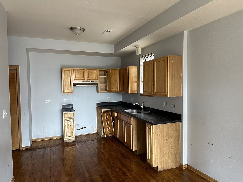 2nd image of 4206 W Van Buren St