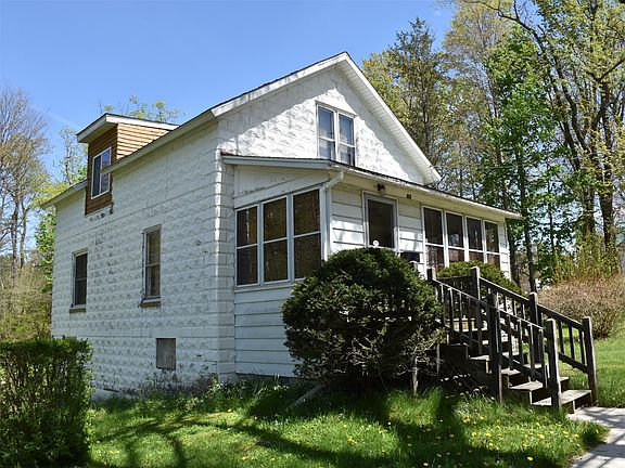 3rd image of 84 Concord St