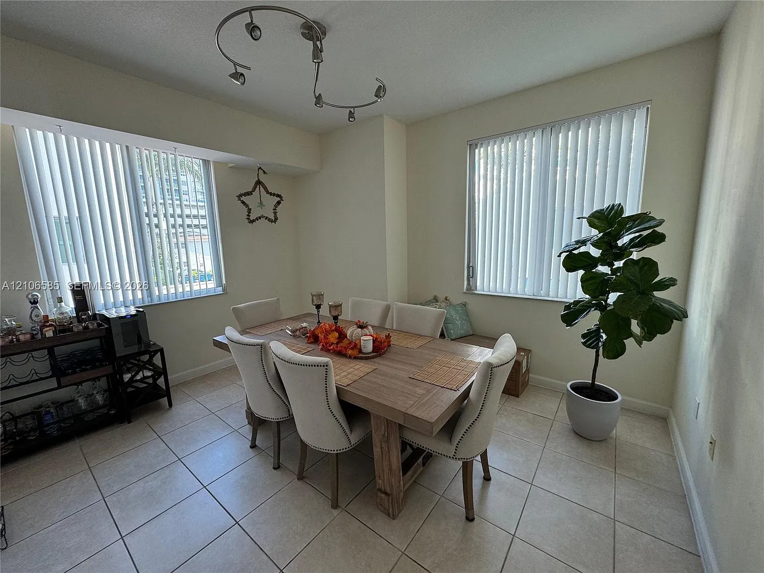 2146 Van Buren St — Photo 4