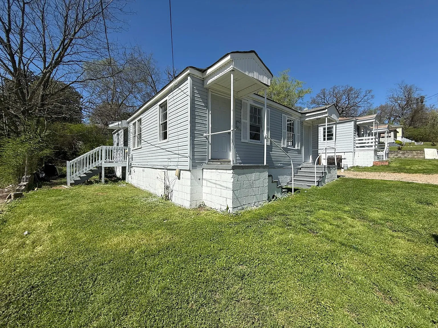 3 bed, 1126 sqft, $1,049 — Photo 2