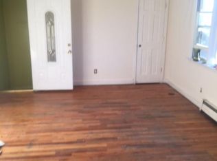 324 Willis Ave APT 2, Mineola, NY 11501
