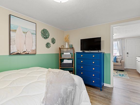 4th image of 78 E Grand Ave #109