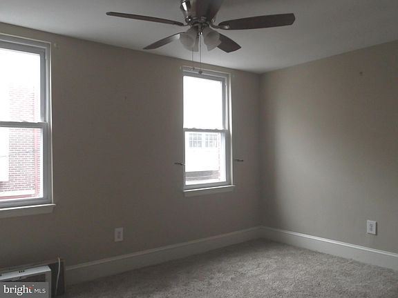 5th image of 1042 Dorrance St
