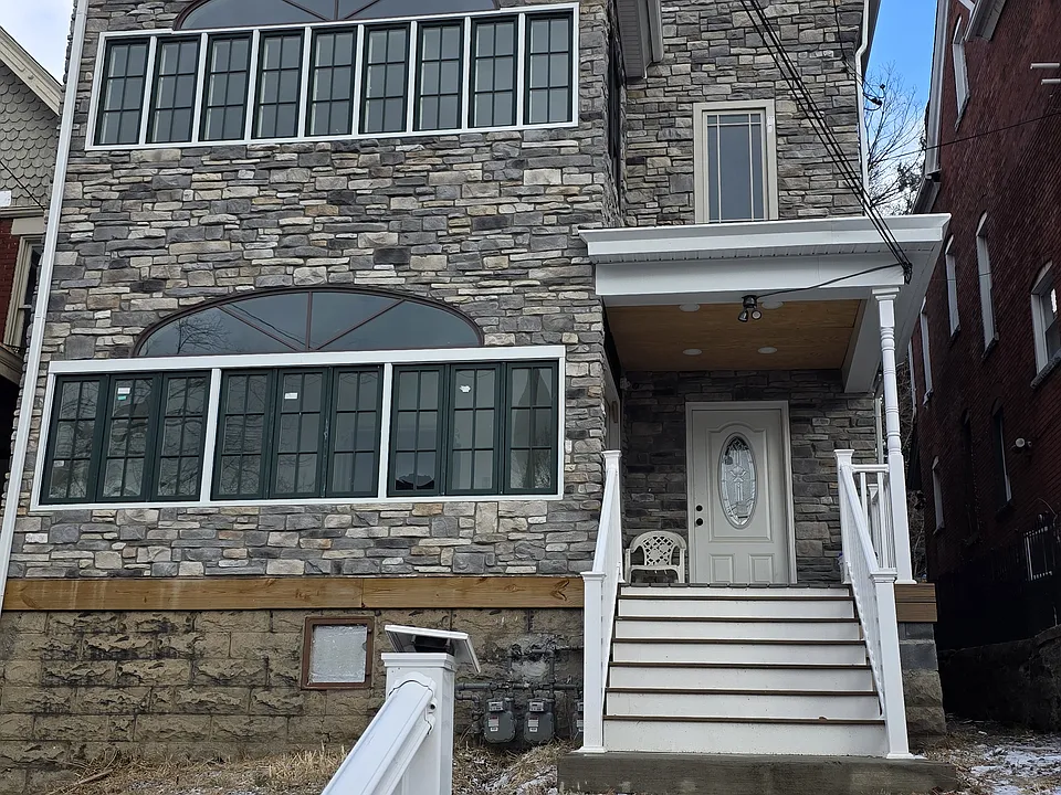 727 Hill Ave #3