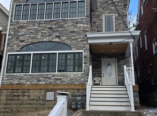 727 Hill Ave Floor 3, Pittsburgh, PA 15221