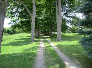 466 Clarendon Rd, Quincy, MI 49082