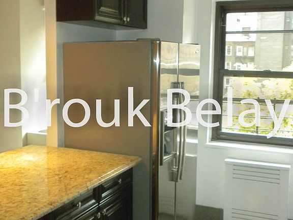 3rd image of 301 E 47th St APT 7B