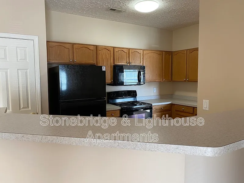 3 bed, 2.0 bath, 1300 sqft, $1,525 — Photo 3