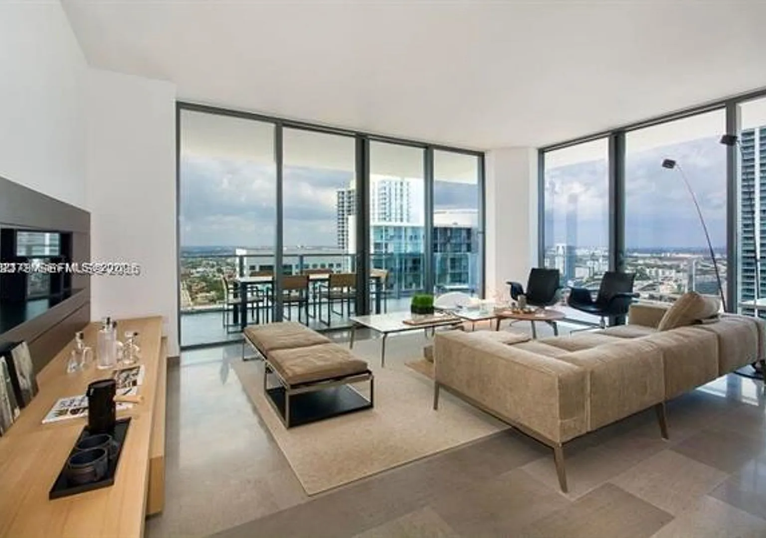 88 SW 7th St cu-2712, Miami, FL 33130 — Photo 2