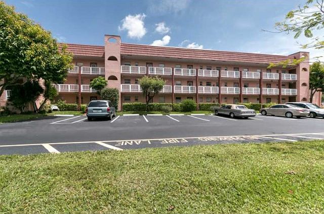 1st image of 9421 Sunrise Lakes Blvd APT 205