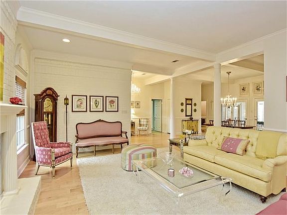 4th image of 4621 S Pinehurst Dr #5