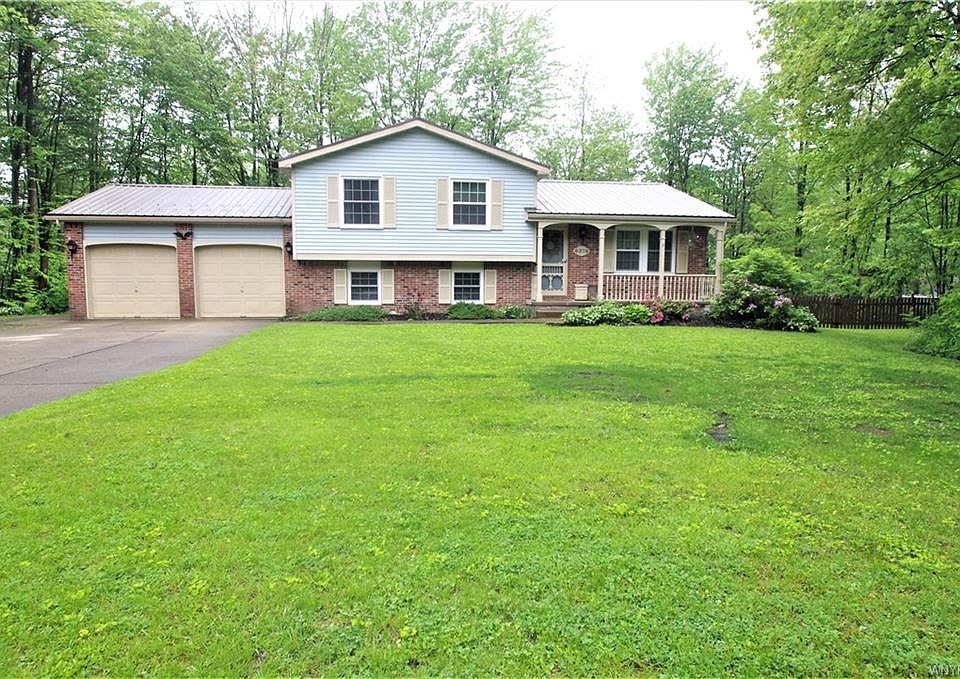 1st image of 8376 Fernbrook Ct