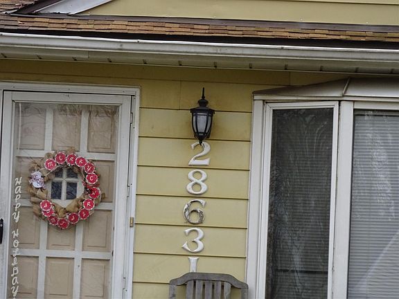 2nd image of 28631 Rosslyn Ave