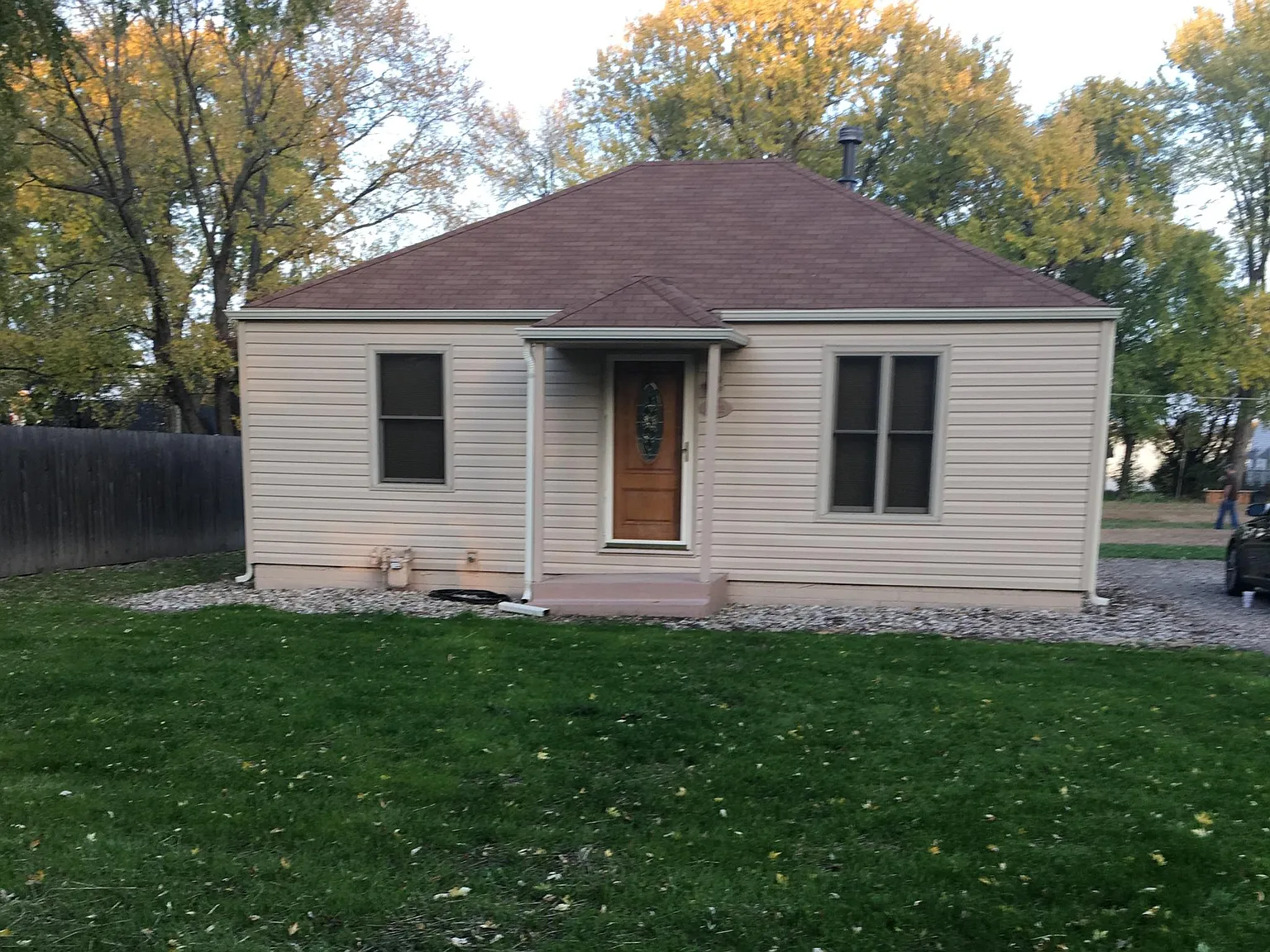 2 bed, 720 sqft, $1,300 — Photo 1