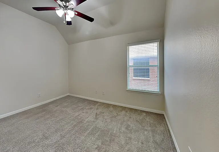 3404 Pilgrim Dr — Photo 12