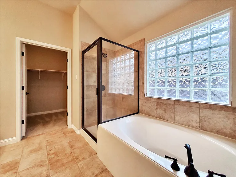 2506 Mancuso Bnd — Photo 22