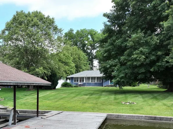 3238 N Hummingbird Dr, Monticello, IN 47960