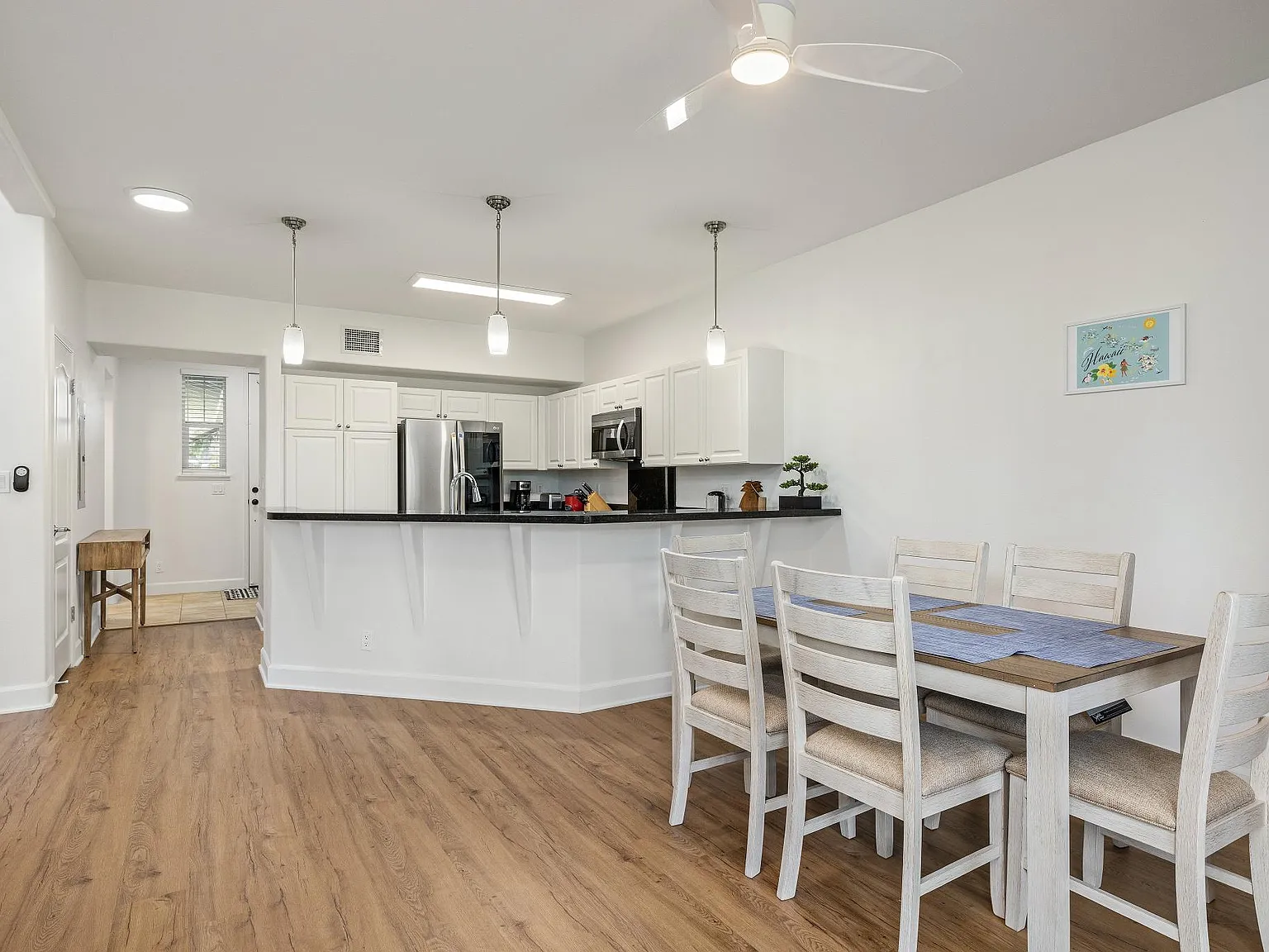 3 bed, 1625 sqft, $6,500 — Photo 4