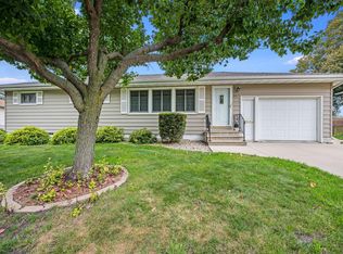 617 Adams Ave, Fairmont, MN 56031