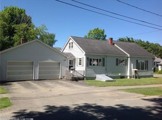 62 14th St, Bangor, ME 04401