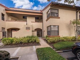 1232 Saint Tropez Cir