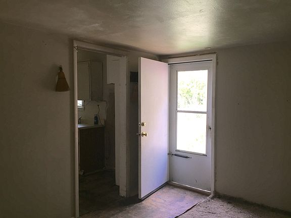 3rd image of 1213 N Standish Ave