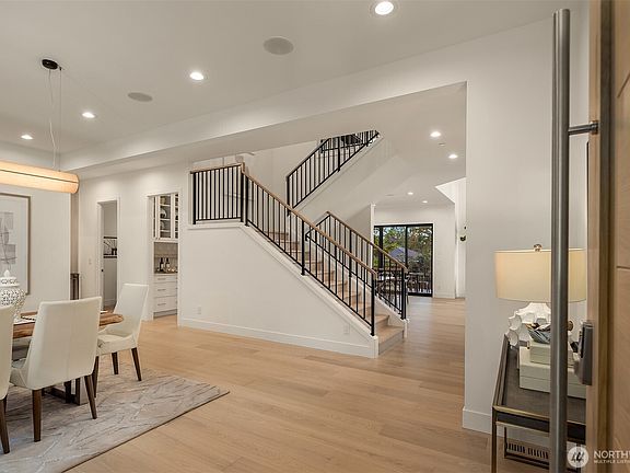 3rd image of 16039 NE 3rd Street