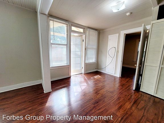 3rd image of 322 University Ave