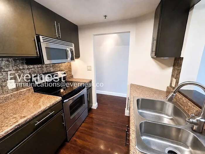 1 bed, 1.0 bath, 500 sqft, $1,795 — Photo 4