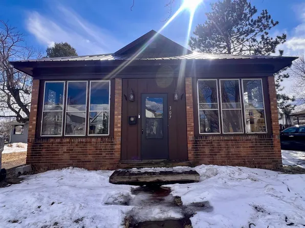 307 4th St NW, Chisholm, MN 55719