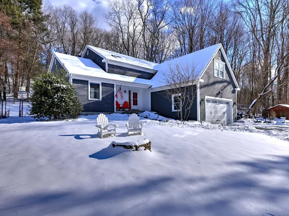 18 Glen Road, Newtown, CT 06482