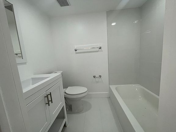 4th image of 1945 SW 5th St APT 2