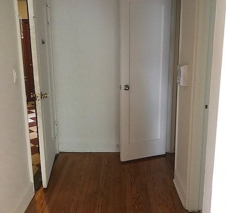 4th image of 814 Larchmont Acres APT B