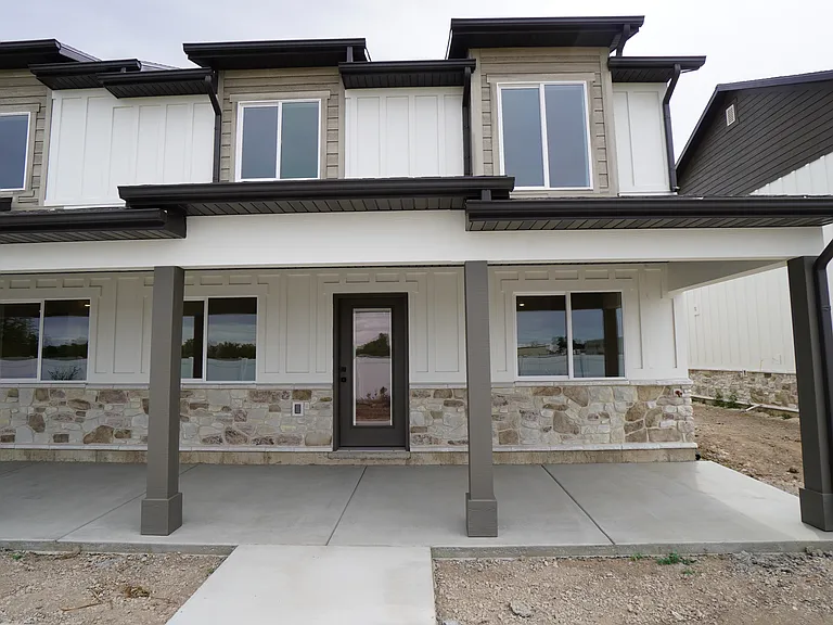 325 N Liberty Ave — Photo 26