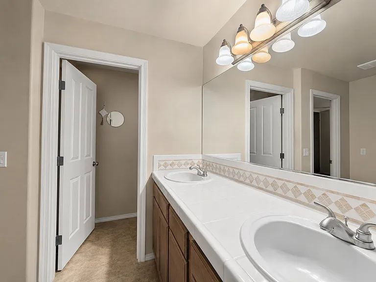 2228 SE Decade Ct — Photo 22