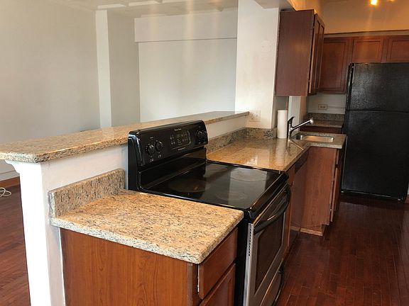 3rd image of 1211 N La Salle Dr APT 1201